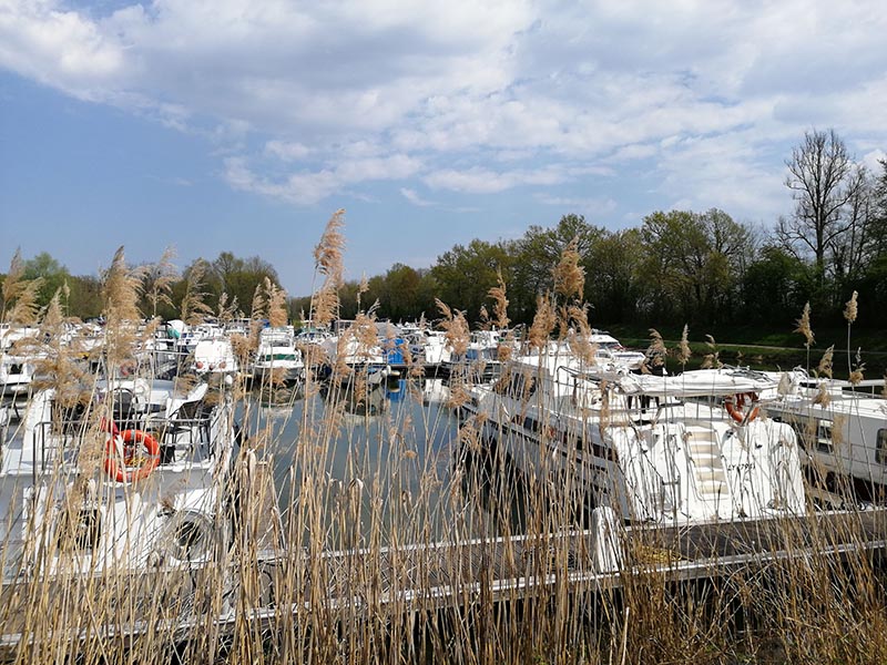 repair boat port on saone